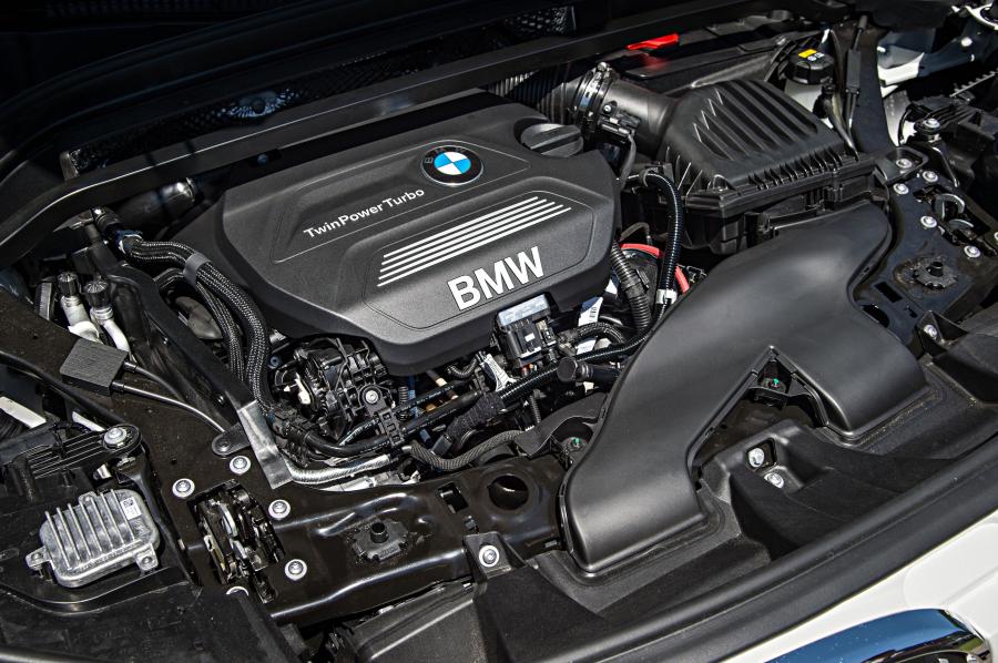  BMW X1 xDrive2.5d xLine 2015 года  (фото 6 из 30)